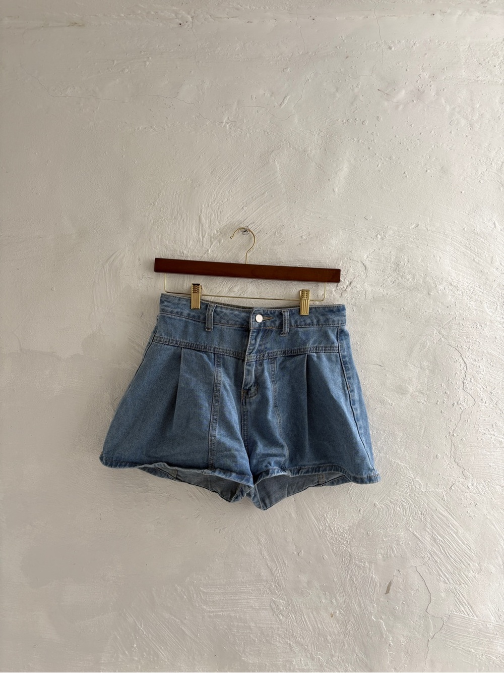 Dazy size small baggy shorts